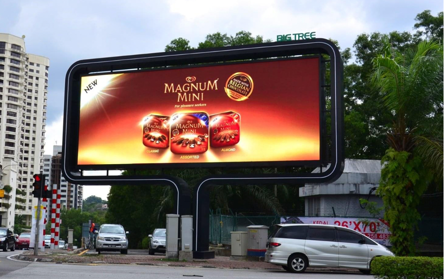 Magnum digital billboard