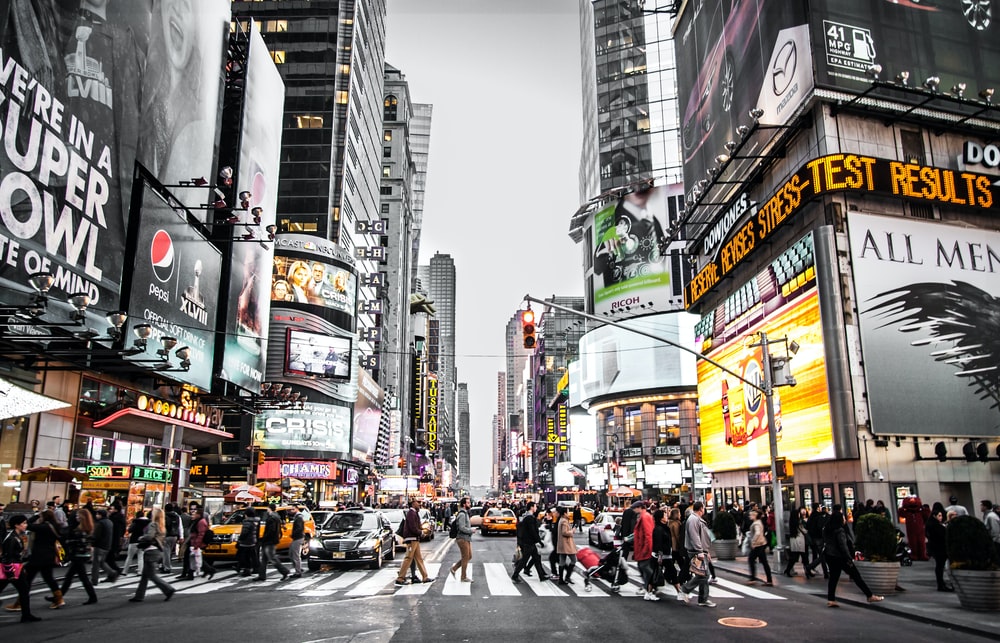 Image of Times Square NYC using DOOH Advertising with Digital Billboard screens
